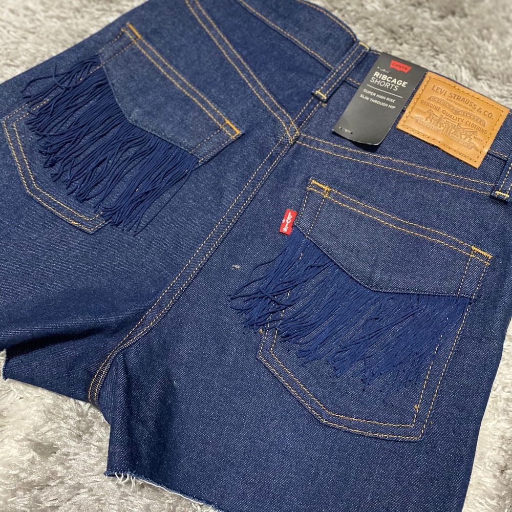 Levi’s Fridge Pocket Ribcage cutoff size 26